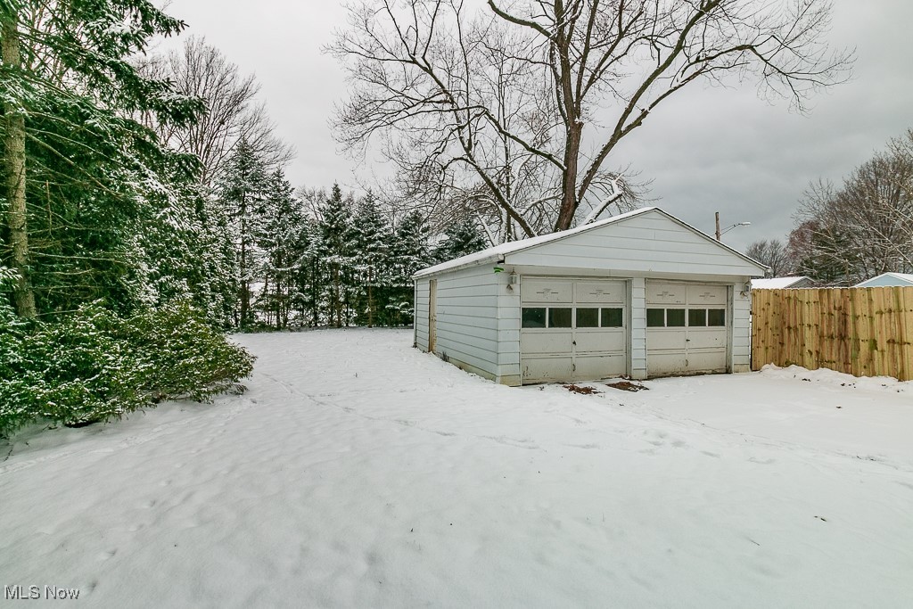 762 E 305th Street, Willowick, Ohio image 35