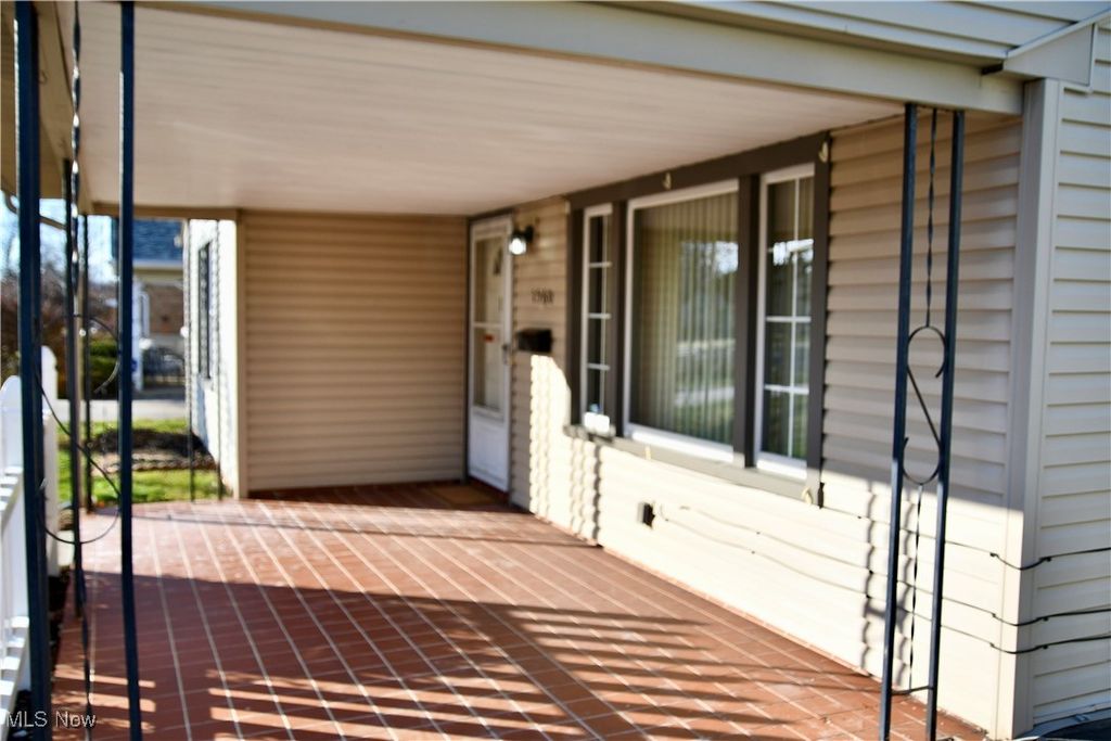 Photo of 1560 Chattanooga Avenue, Youngstown, OH 44514 (MLS # 5179364)