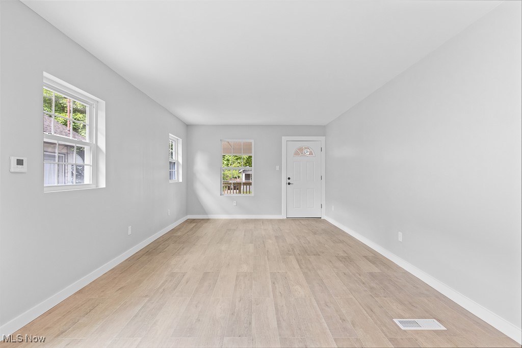 617 Sanford Avenue, Akron, Ohio image 13