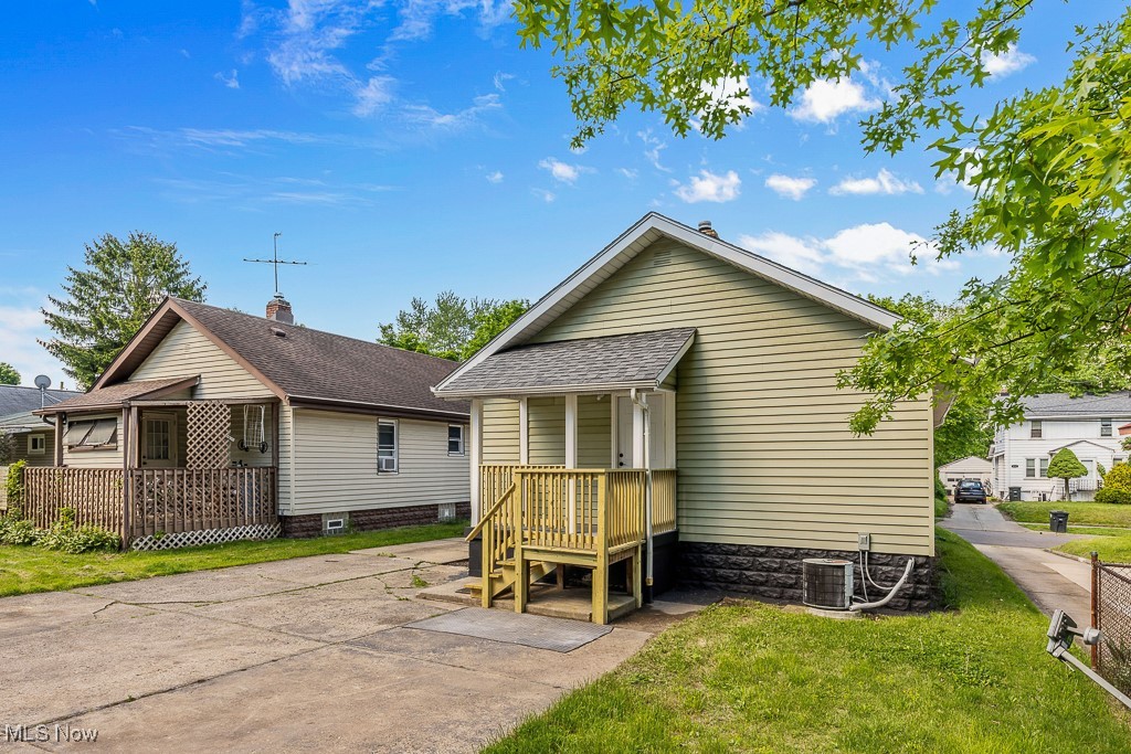 617 Sanford Avenue, Akron, Ohio image 37