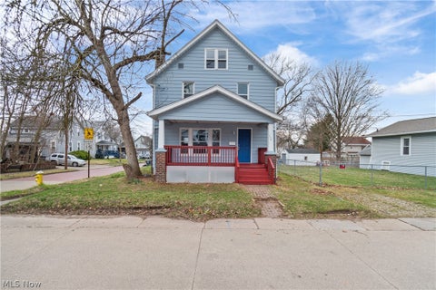 Photo of 594 Columbia Avenue, Akron, OH 44310 (MLS # 5239762)