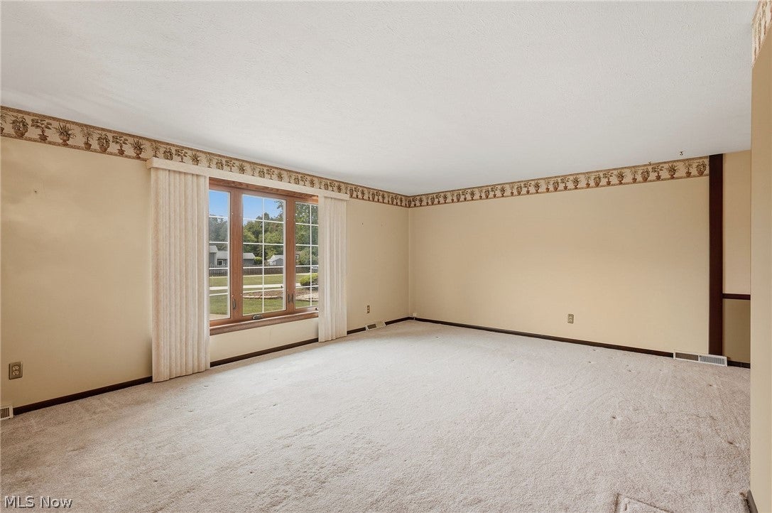 20548 Holly Circle