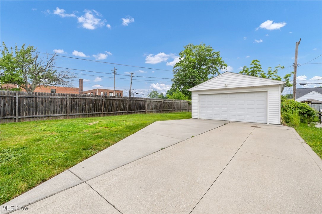 5002 Lincoln Avenue, Parma, Ohio image 40