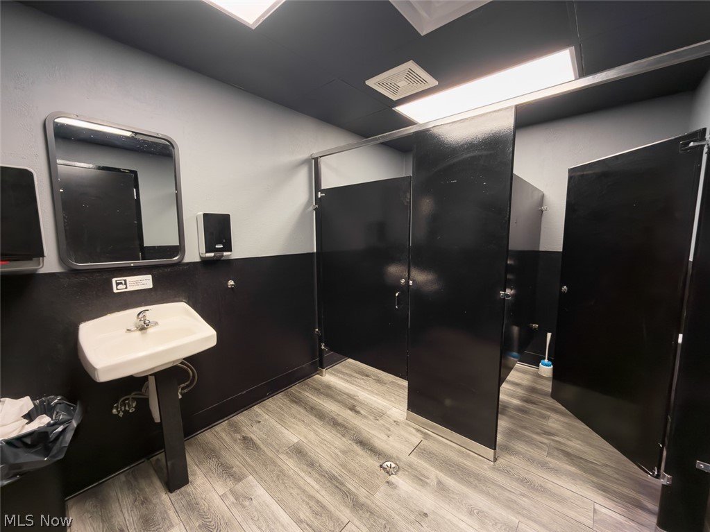 Canton - Commercial Sale