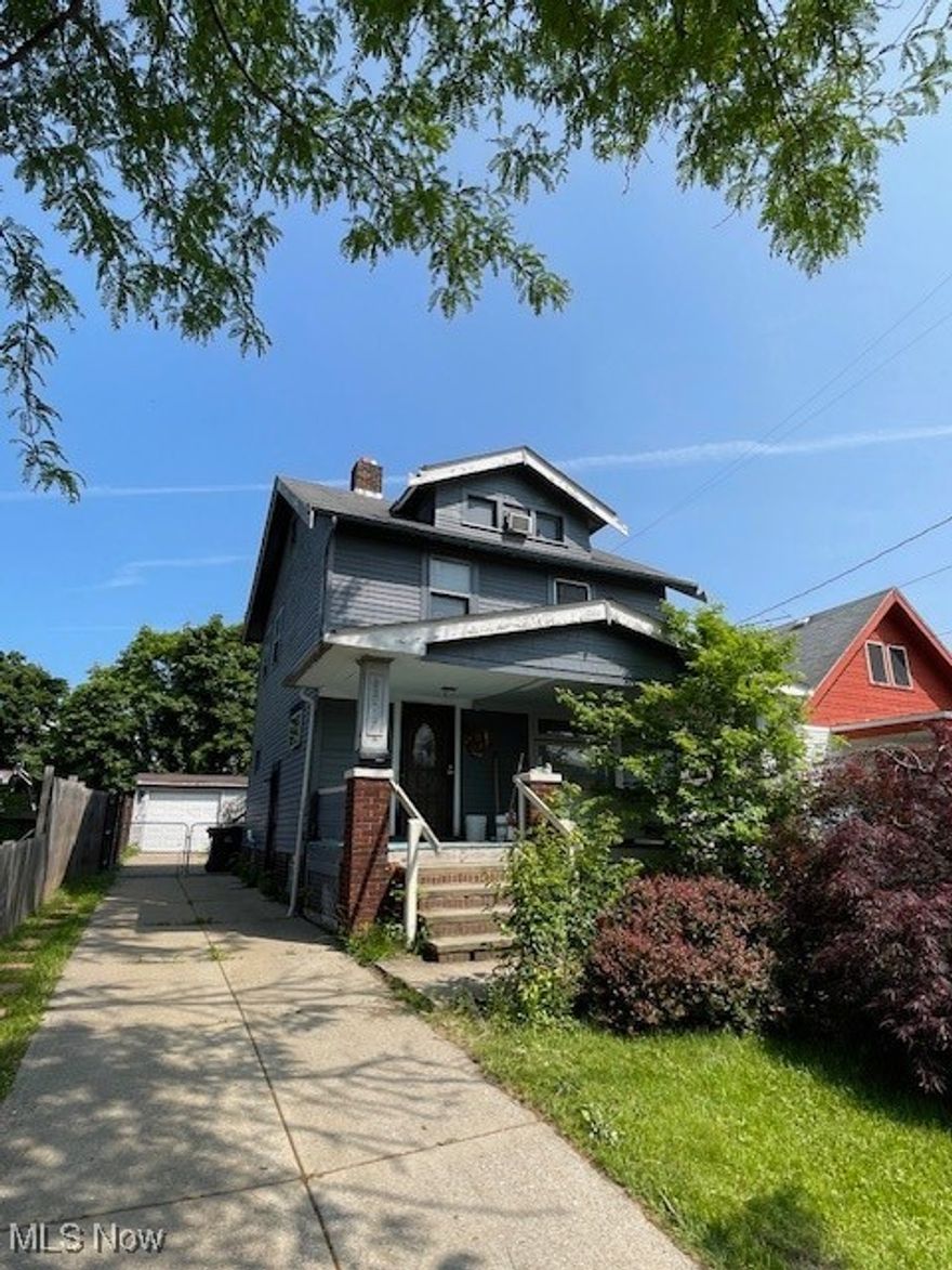 **Investor Special!** This three-bedroom, one-bathroom home presents a fantastic opportunity for savvy investors looking to add value. Located in a desirable neighborhood, this property offers a solid foundation with plenty of potential. With a spacious layout and a generous yard, it’s perfect for renovation or rental. The home features ample natural light and a layout that can be easily reconfigured. Don’t miss out on this chance to invest in a property with great bones and incredible potential for appreciation. Schedule your showing today!