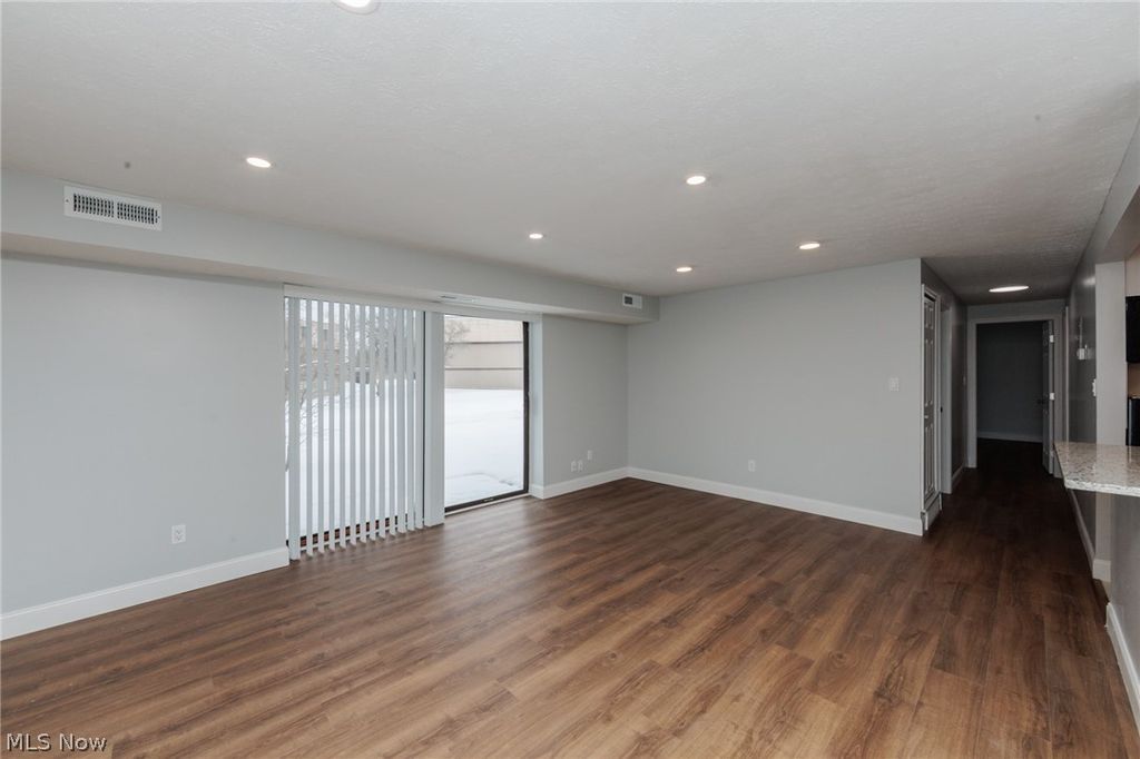 Photo of 9611 Sunrise Boulevard, North Royalton, OH 44133 (MLS # 5188970)