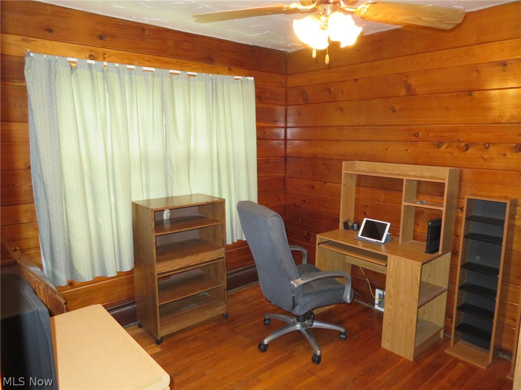 Cowles Lake - Residential