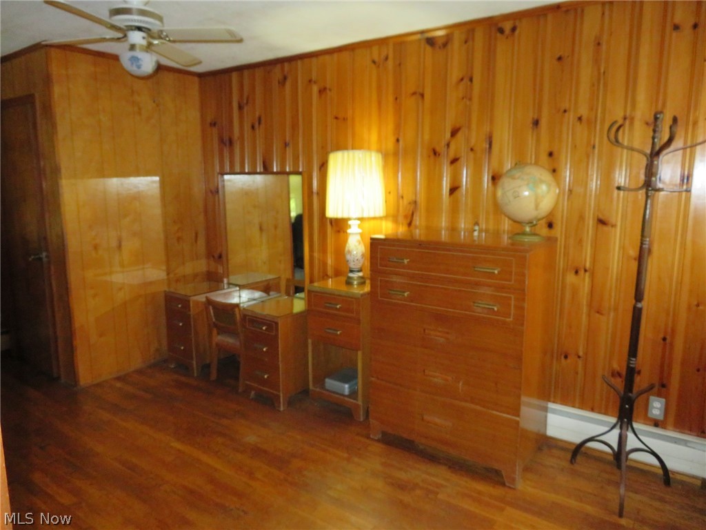 Cowles Lake - Residential