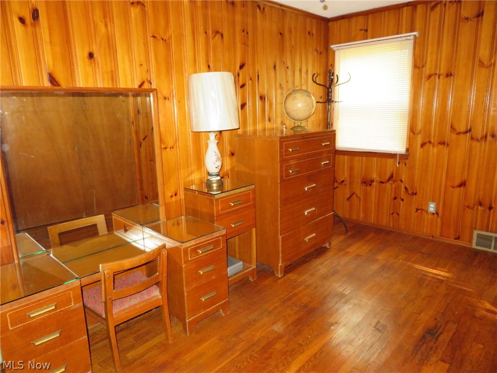 Cowles Lake - Residential