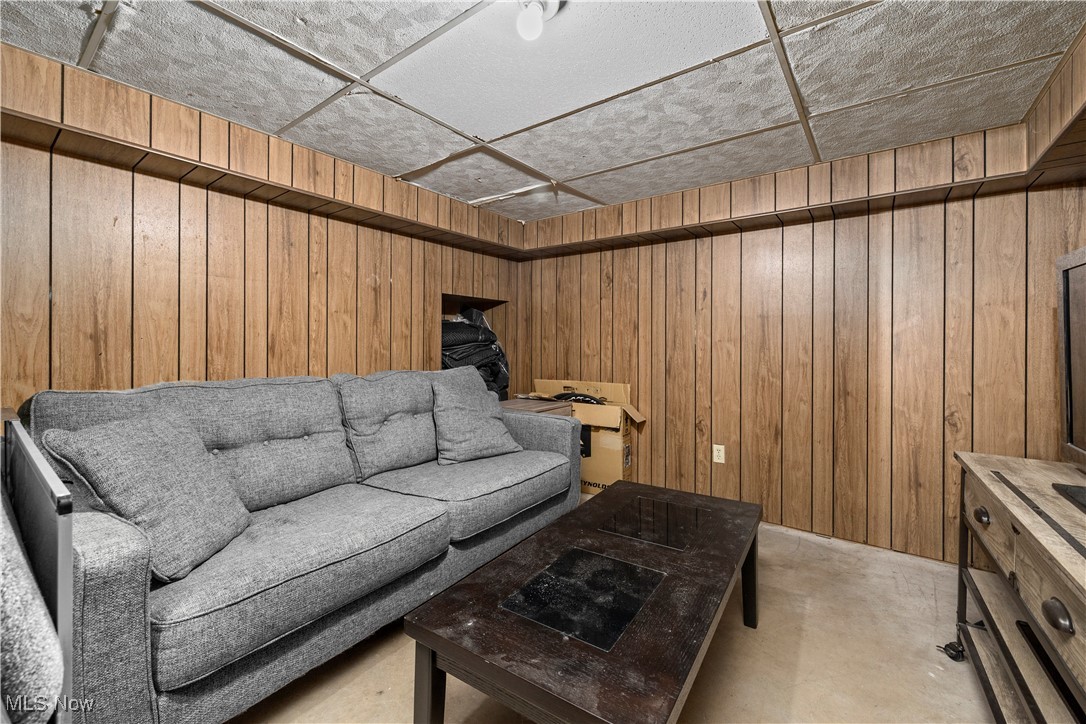 6234 Elyria Avenue, Elyria, Ohio image 34