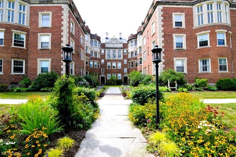 Photo for 16300 Van Aken Boulevard 103 B