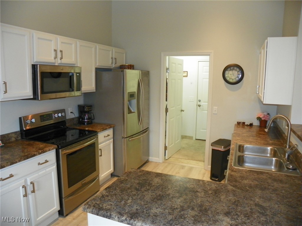 6449 Silverstone Lane, Medina, Ohio image 5
