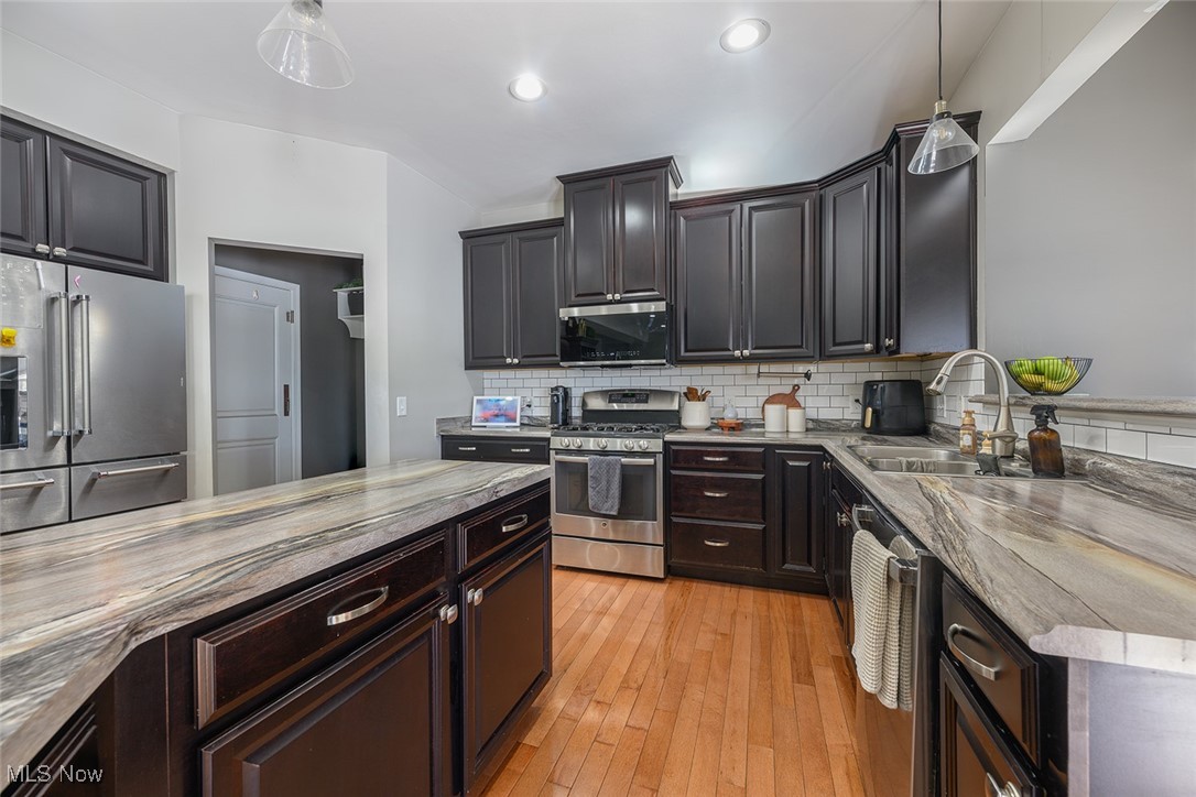 Emerald Estates 06 - Residential