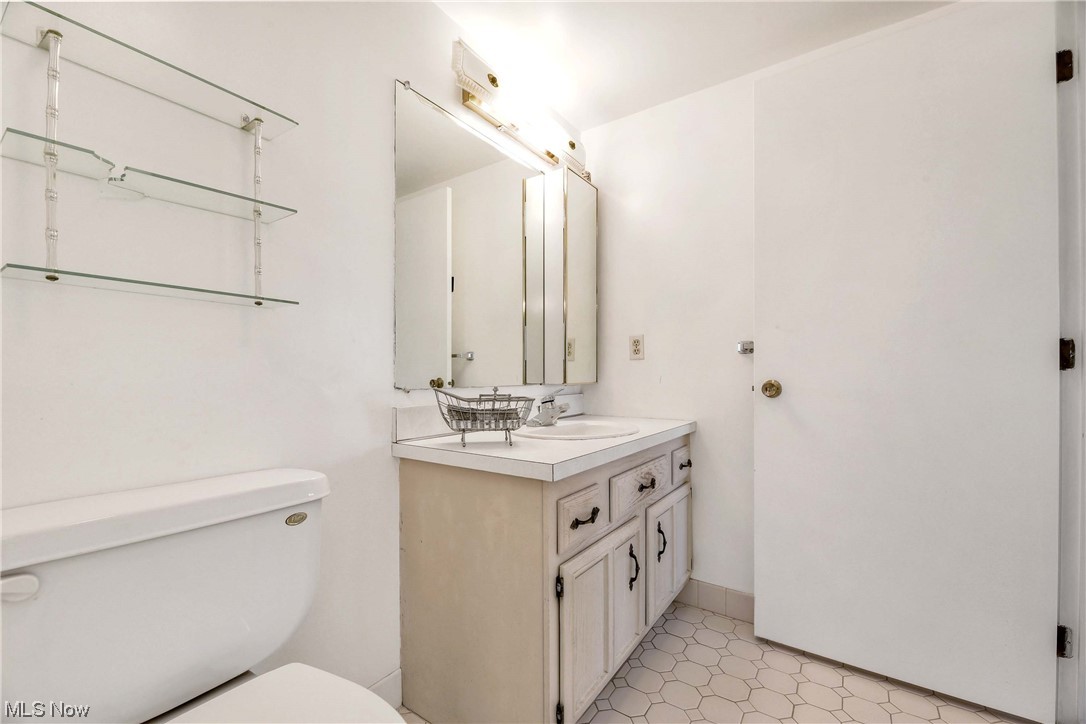 Meridian Condo - Residential