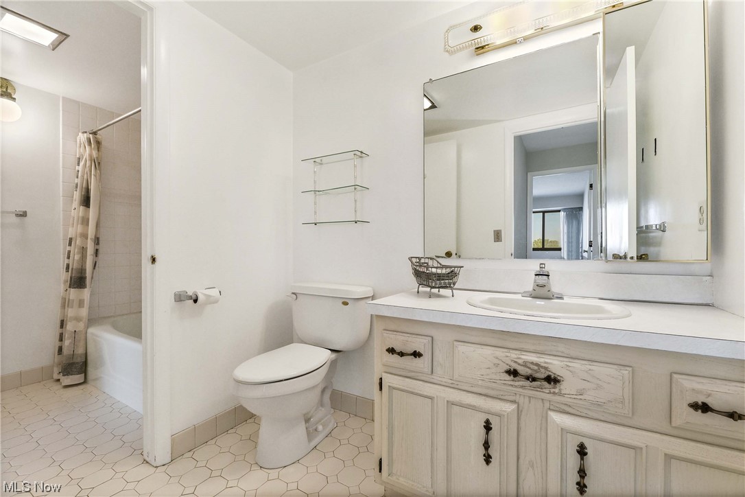 Meridian Condo - Residential