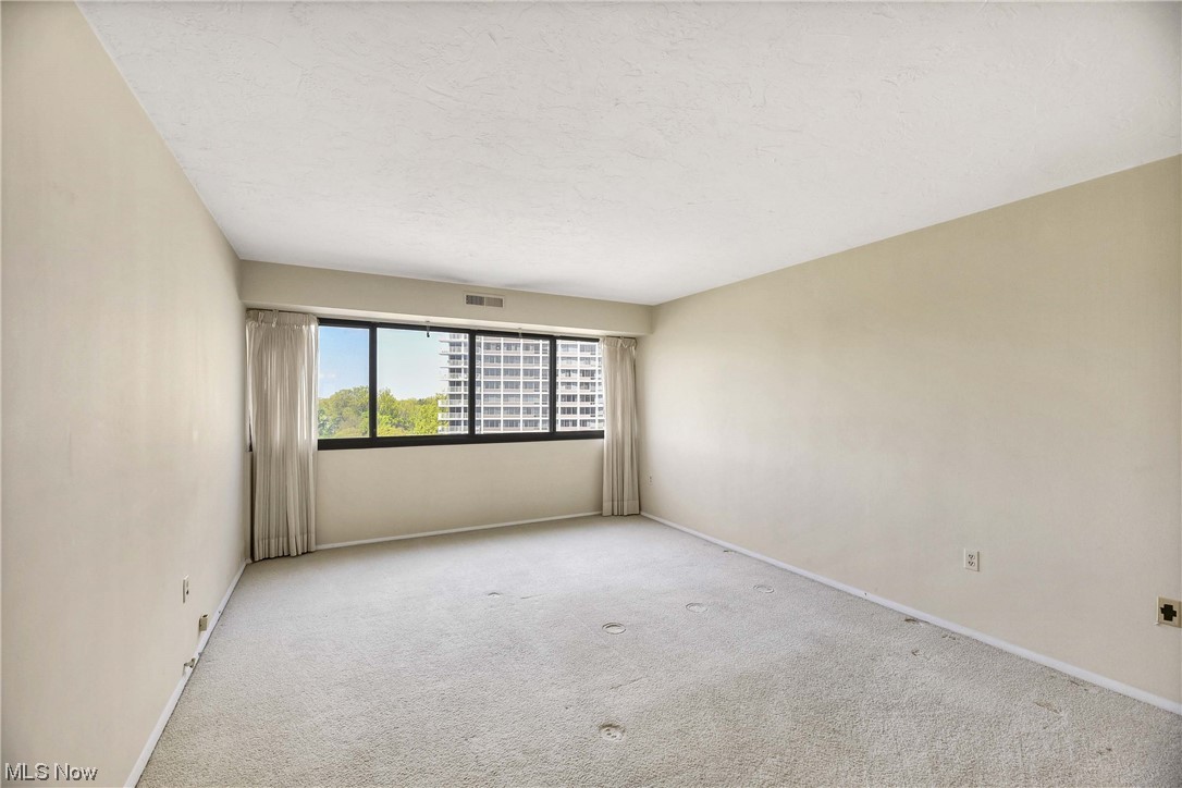 Meridian Condo - Residential