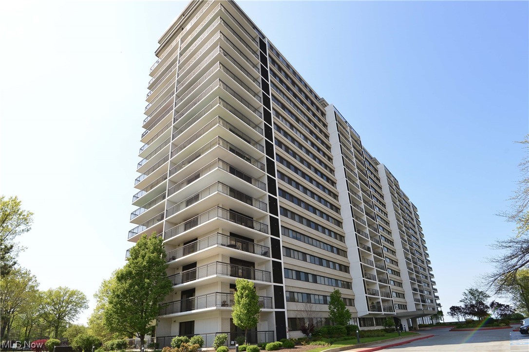 Meridian Condo - Residential