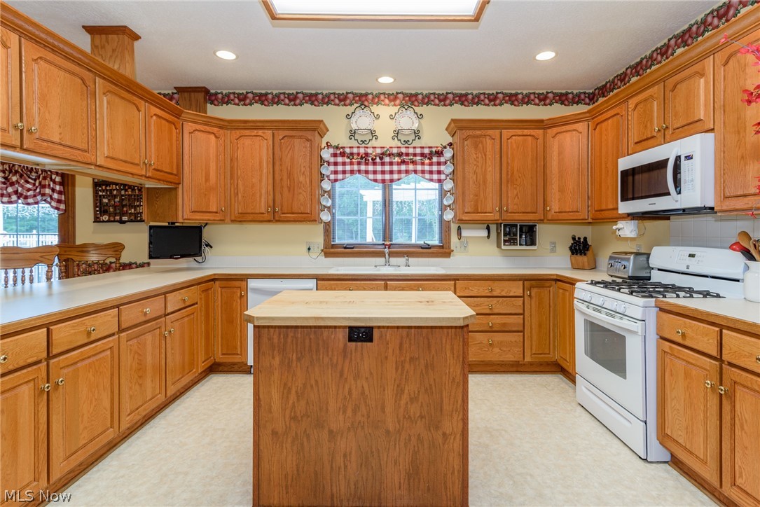 Montville Farms Medina - Residential