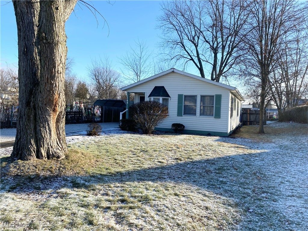Photo of 2644 Delaware Avenue SW, Canton, OH 44706 (MLS # 5176967)