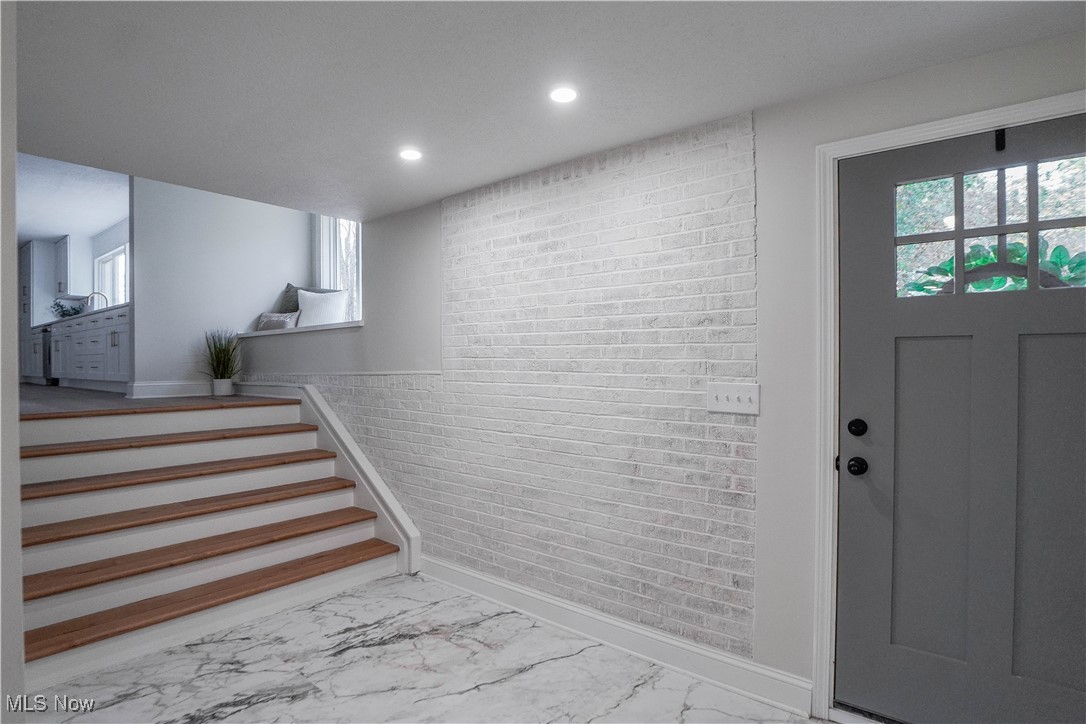 4904 Market Avenue N