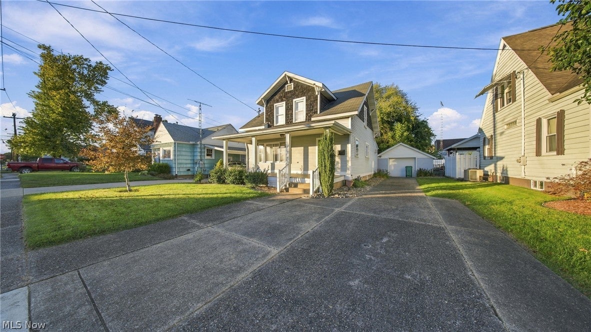 1107 Lakeview Drive