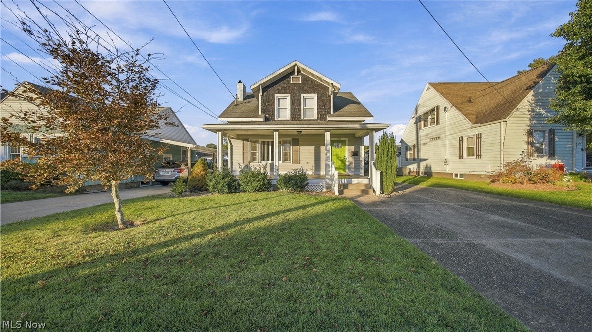 1107 Lakeview Drive