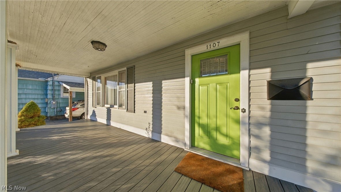 1107 Lakeview Drive
