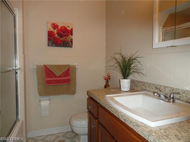 Golden Oaks - Residential Lease