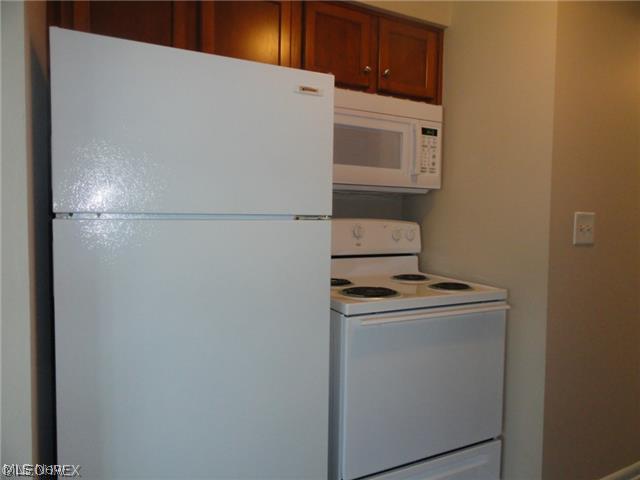 Golden Oaks - Residential Lease