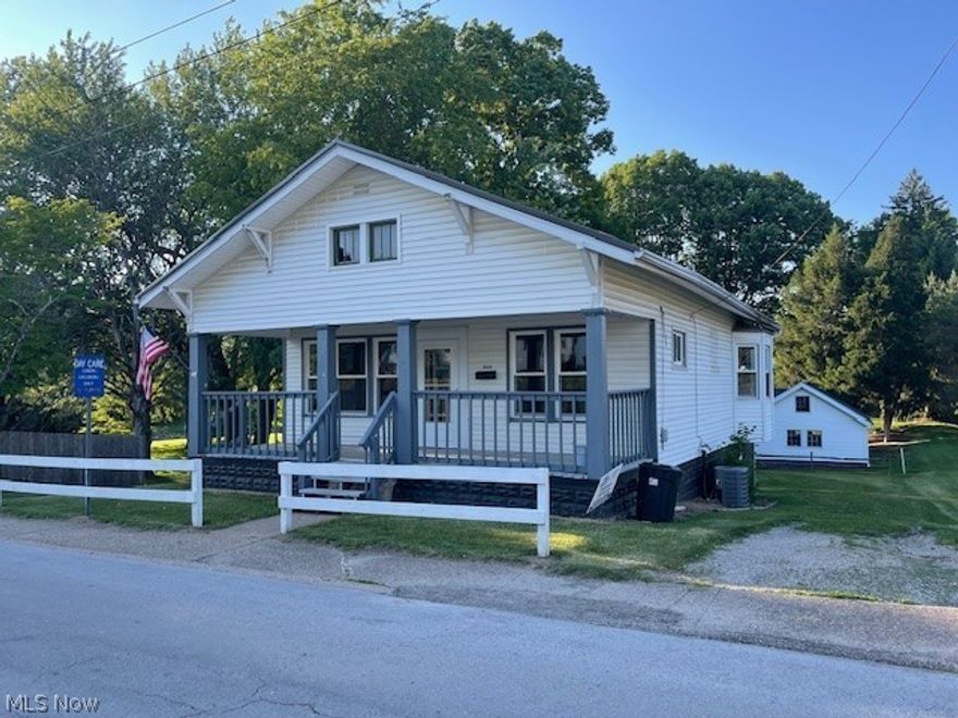 Remodeled Home close to schools and parks.   Not HUD approved.  Pets are additional $75 a month and $300 non-refundable pet deposit.