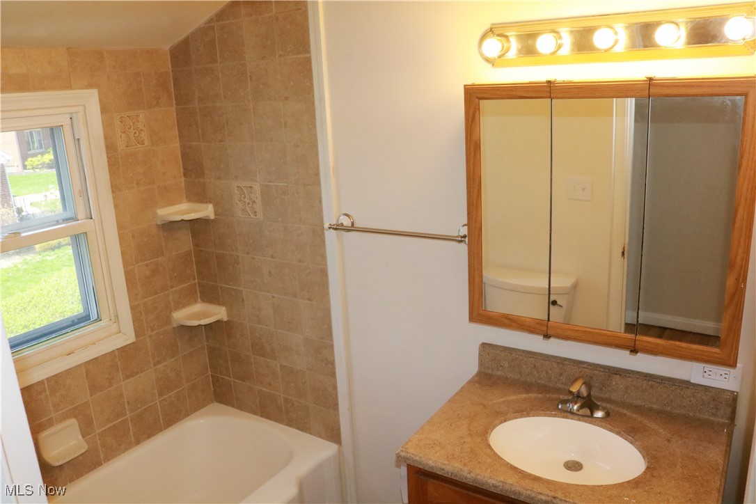 2621 Graham Avenue, Akron, Ohio image 14