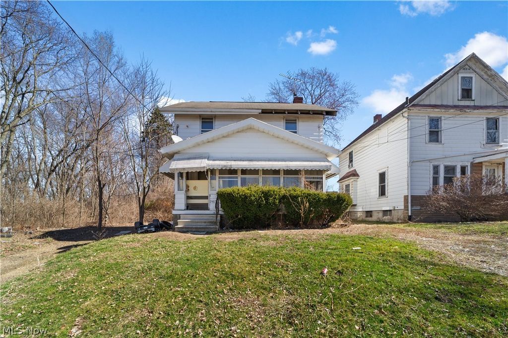 Photo of 2465 28TH St SW, Akron, OH 44314 (MLS # 5192901)