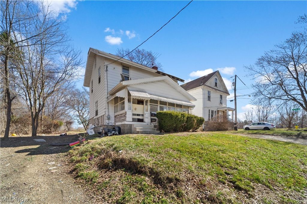 Photo of 2465 28TH St SW, Akron, OH 44314 (MLS # 5192901)