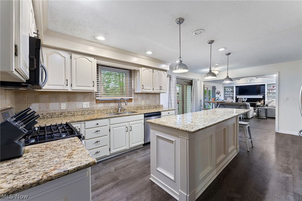 Photo of 510 Stoneybrook Lane, Canfield, OH 44406 (MLS # 5199173)