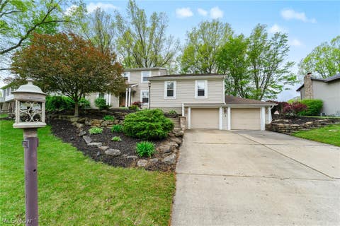Homes For Sale - 510 Stoneybrook Lane<br/> Canfield, OH 44406