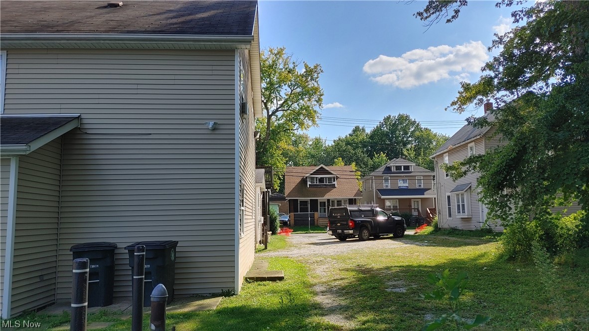 Voris - Residential Lease