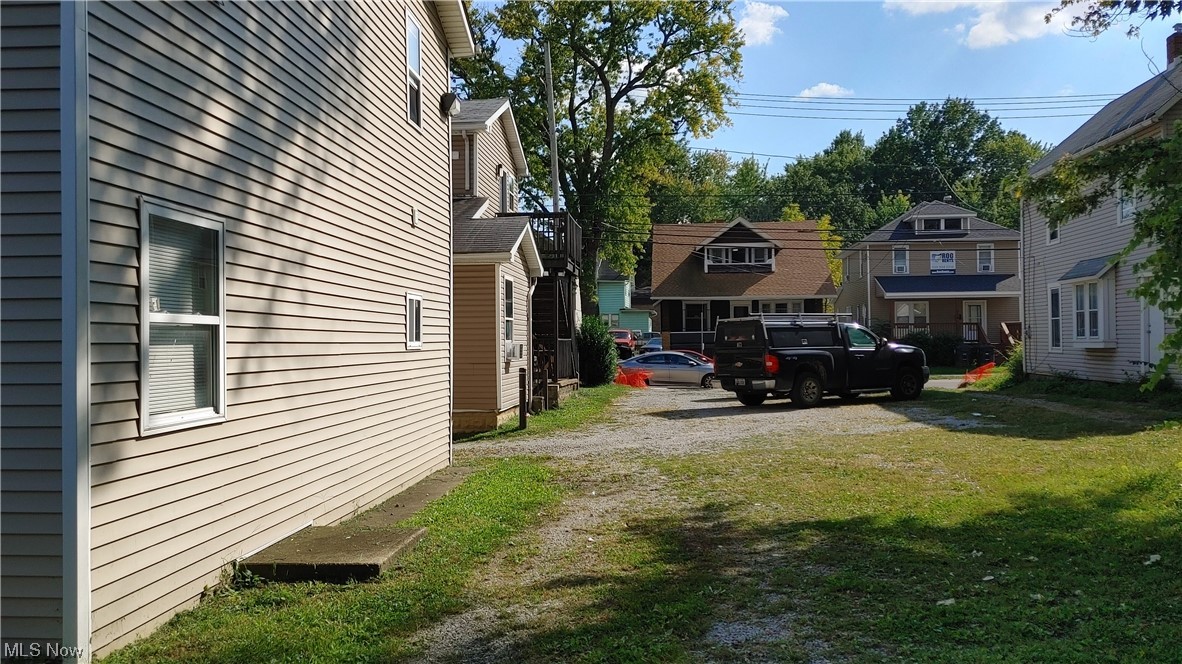 Voris - Residential Lease