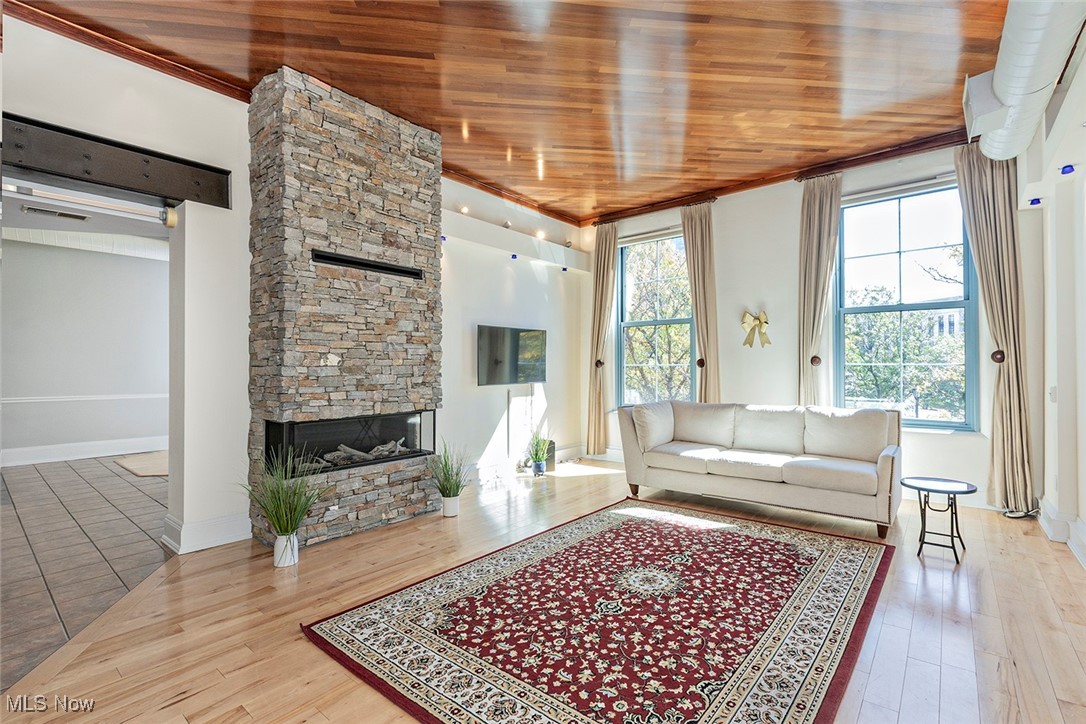 408 W Saint Clair Avenue 226