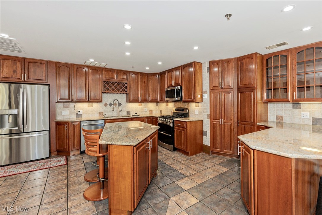 408 W Saint Clair Avenue 226
