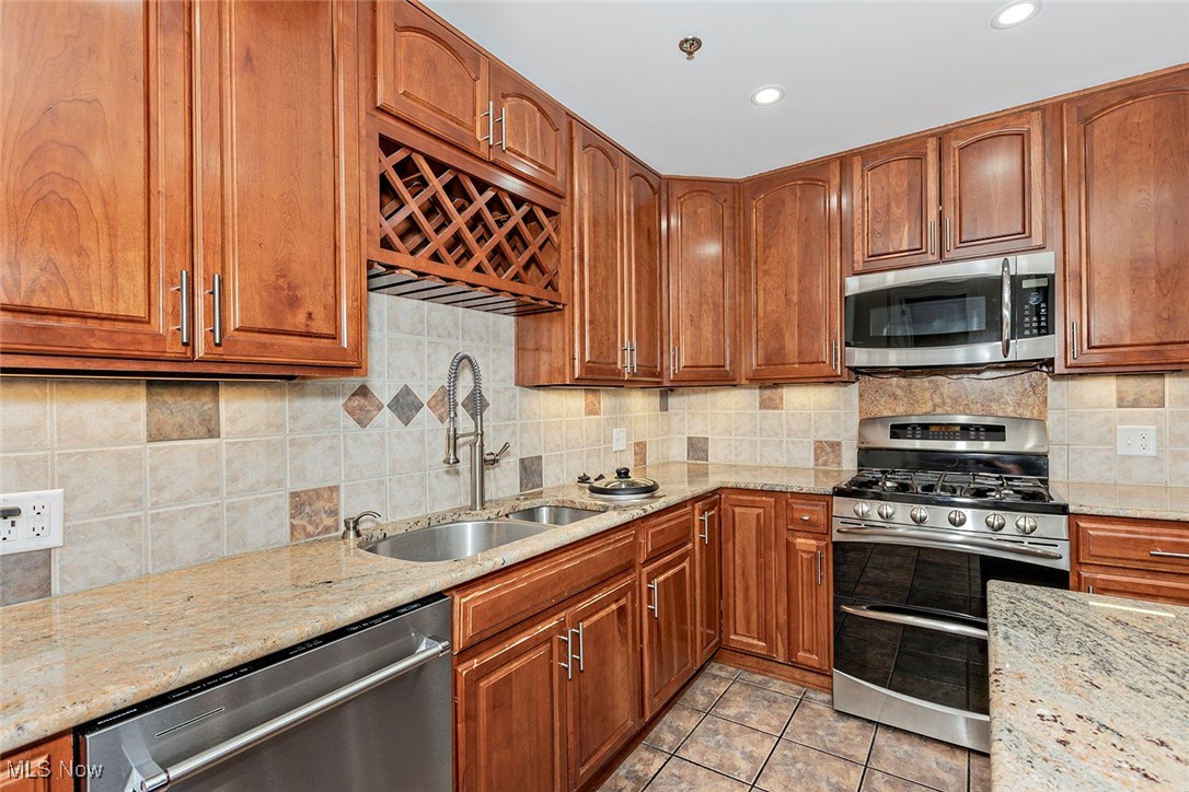 408 W Saint Clair Avenue 226