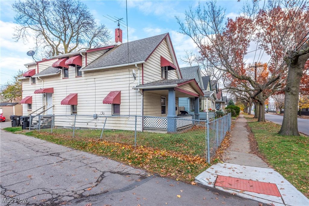 Photo of 2028 Valentine Avenue, Cleveland, OH 44109 (MLS # 5174381)