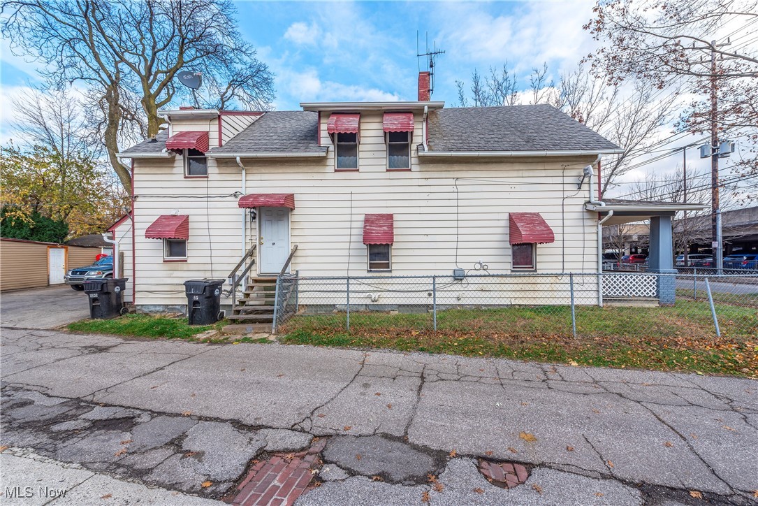 2028 Valentine Avenue