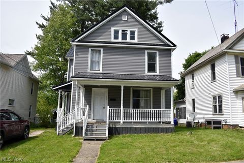 Photo of 246 E 7th Street, Salem, OH 44460 (MLS # 5210509)