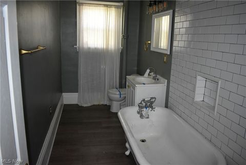 Tiny photo for 246 E 7th Street, Salem, OH 44460 (MLS # 5210509)