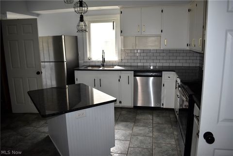 Tiny photo for 246 E 7th Street, Salem, OH 44460 (MLS # 5210509)