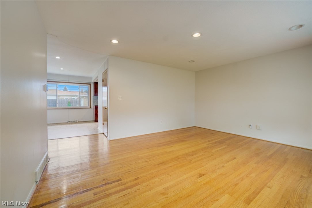 Brooklyn Airport - Residential