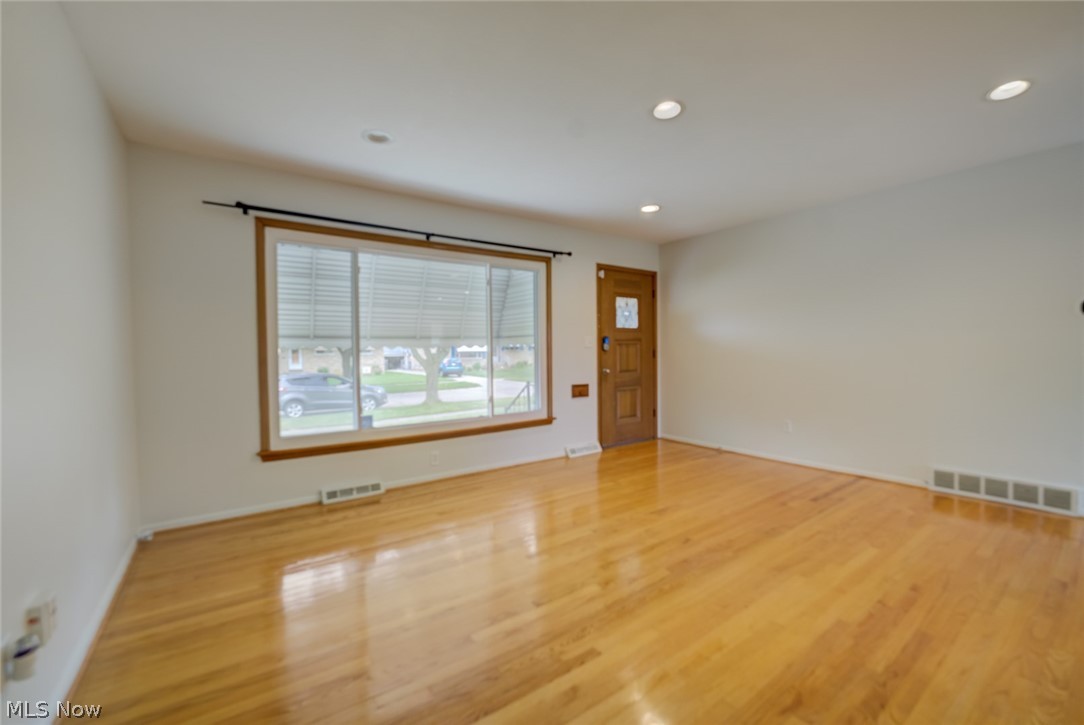 Brooklyn Airport - Residential