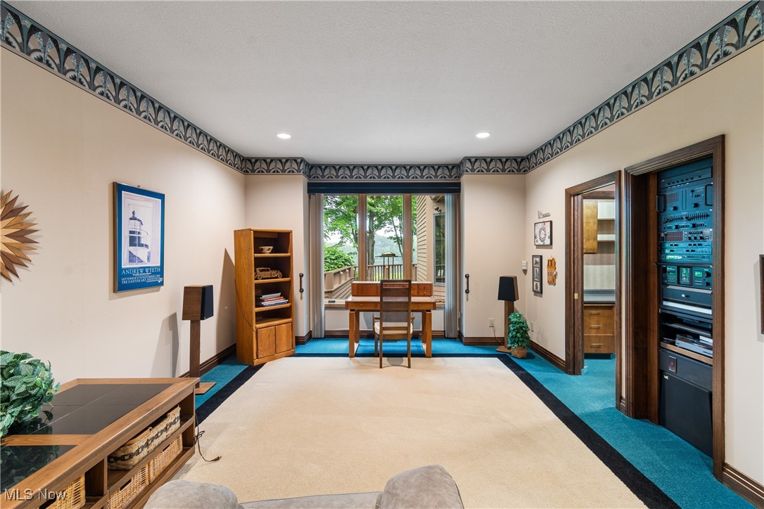 6849 Chillingsworth Circle, Canton, Ohio image 22