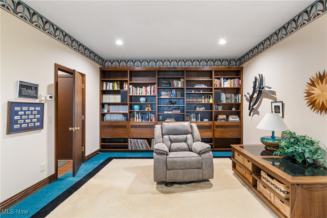 6849 Chillingsworth Circle, Canton, Ohio image 23