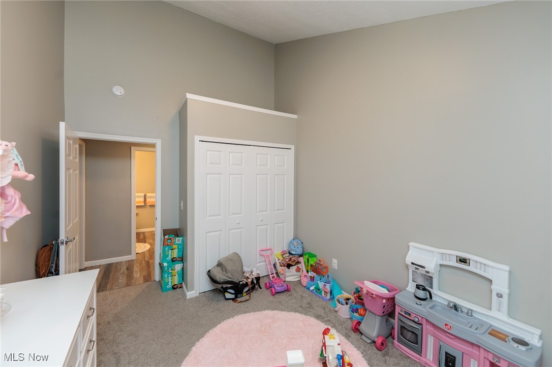 Residence On The Green - Residential